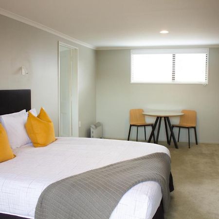 Twizel Central Studio Accommodation Экстерьер фото