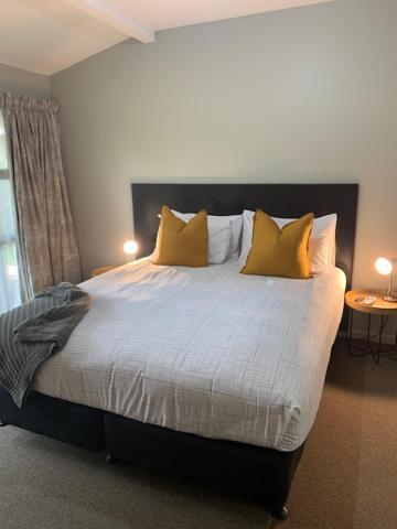 Twizel Central Studio Accommodation Экстерьер фото