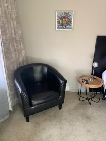 Twizel Central Studio Accommodation Экстерьер фото